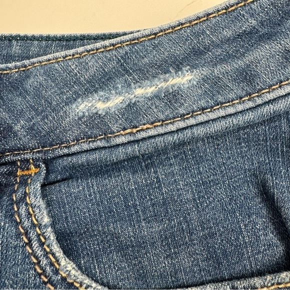 Anthropologie Pilcro 27 Stet Mid Rise 6” Denim Shorts - Picture 6 of 9